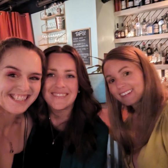 Meet your Posher, Stephanie - Picture 10 of 12